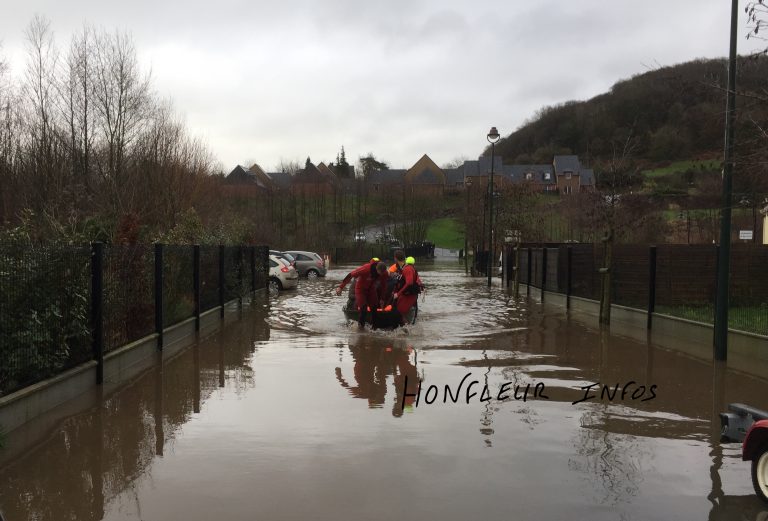 Inondations à La Rivière Saint-Sauveur : six familles évacuées par les pompiers