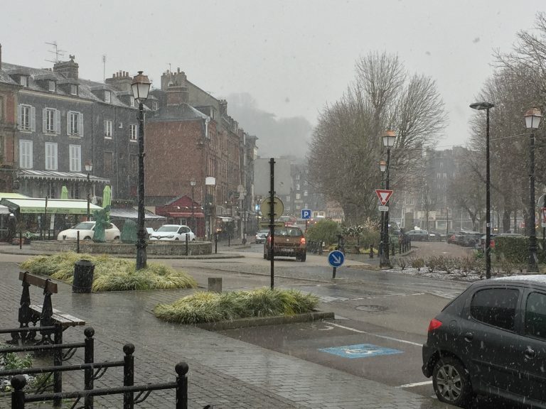 Les premières neiges arrivent sur Honfleur