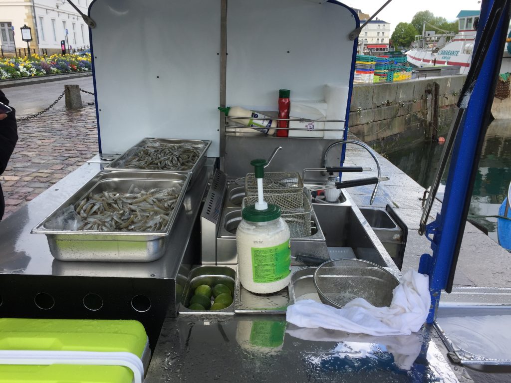 La friture d'éperlans fait son retour sur les quais de Honfleur -  Honfleur-Infos