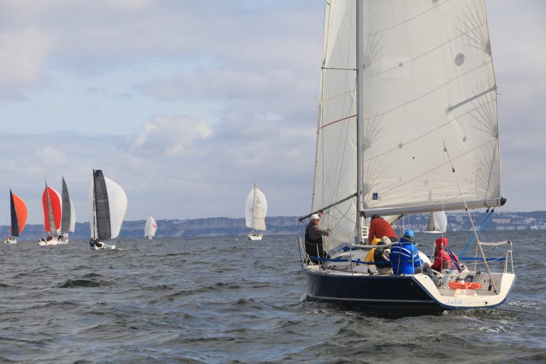 29 voiliers au départ du rassemblement de l’estuaire