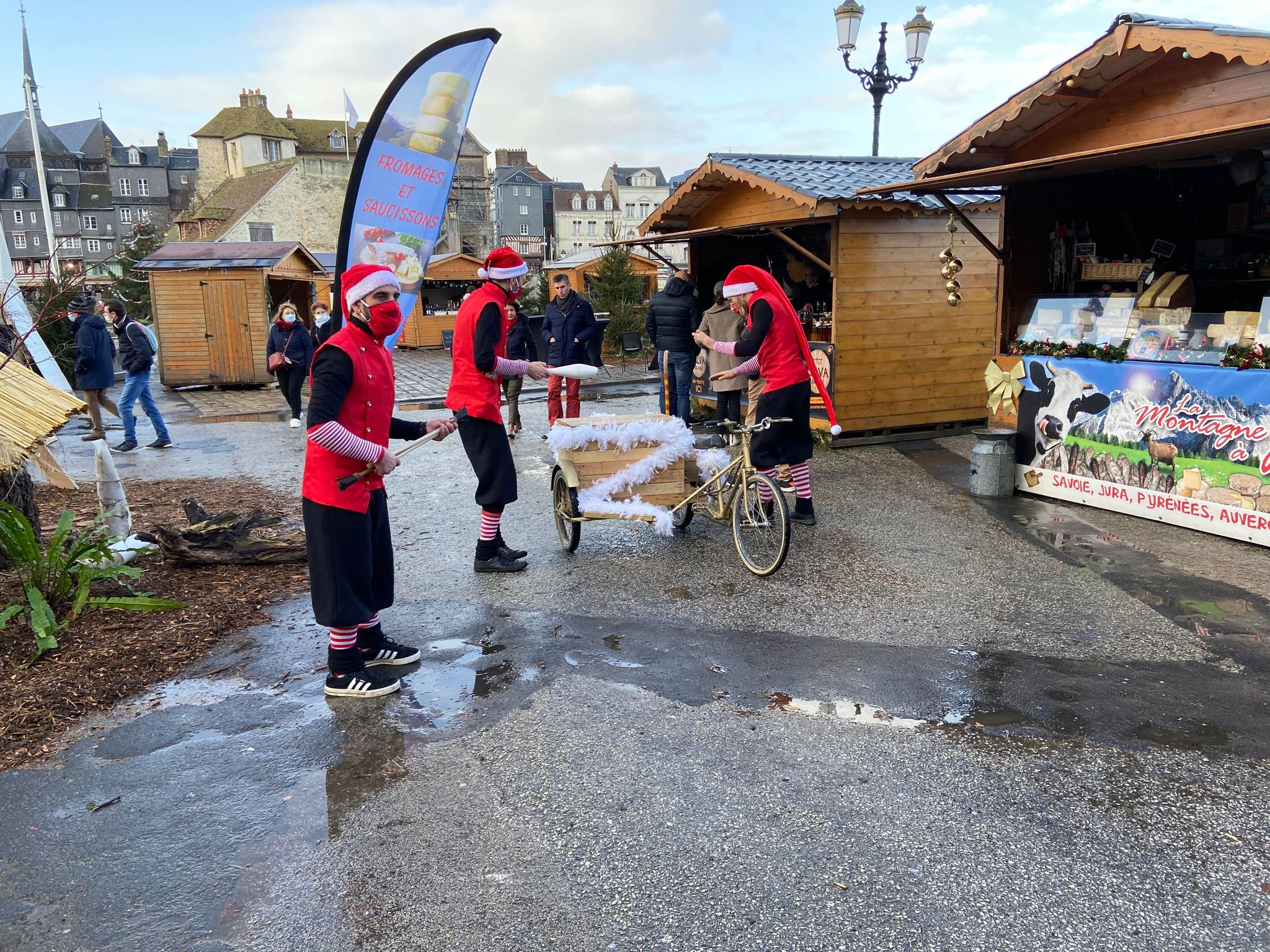 Les animations se poursuivent sur le marché de Noël de Honfleur 