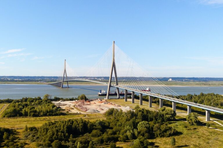 Honfleur : 400 personnes attendues pour une Rave Party sous le pont de Normandie