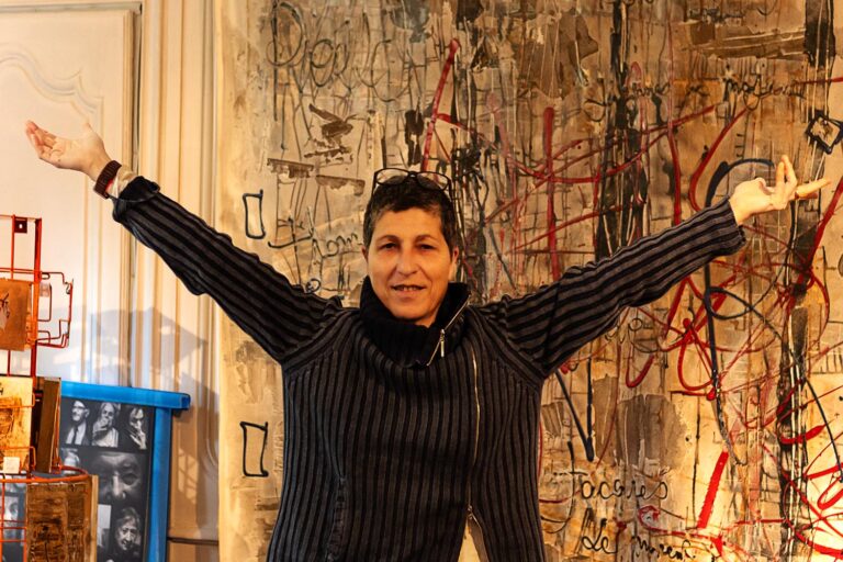 Honfleur : Le monde intemporel de Rejine Halimi, une artiste peintre, mais pas que…