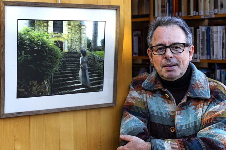 Honfleur : Un fantôme à la médiathèque Maurice Delange, une exposition du photographe François Louchet