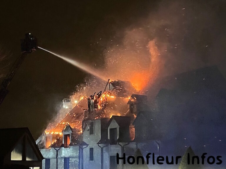 La Rivière-Saint-Sauveur : un violent incendie détruit une partie de l’hôtel Antares…