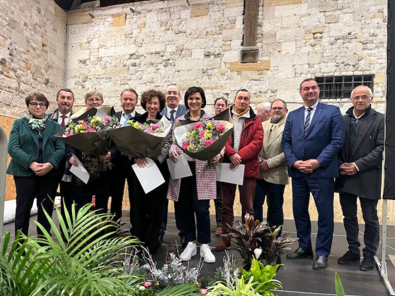 Remise de médailles à la communauté de communes du pays de Honfleur-Beuzeville…