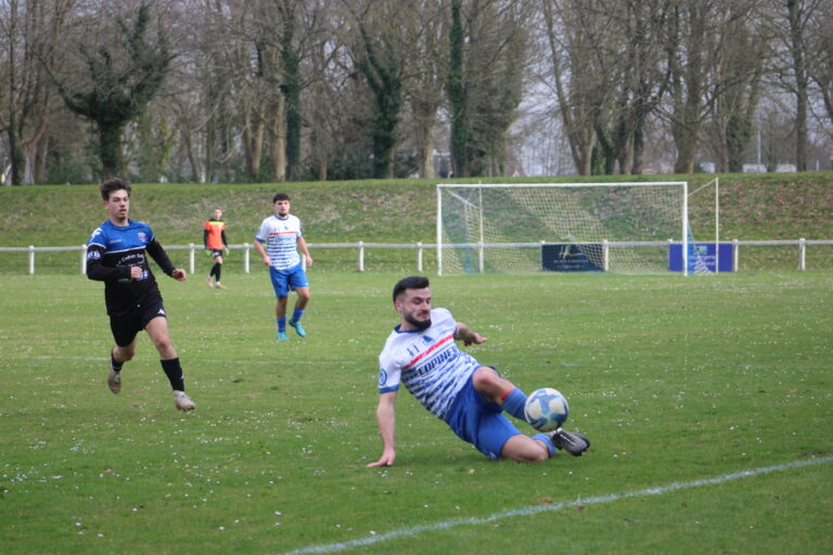 Football : Le CS Honfleur montre les muscles face à la réserve de Thaon-Breteville.